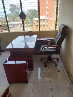 Executive Office Seat