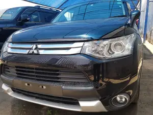 Mitsubishi Outlander 2015 Black