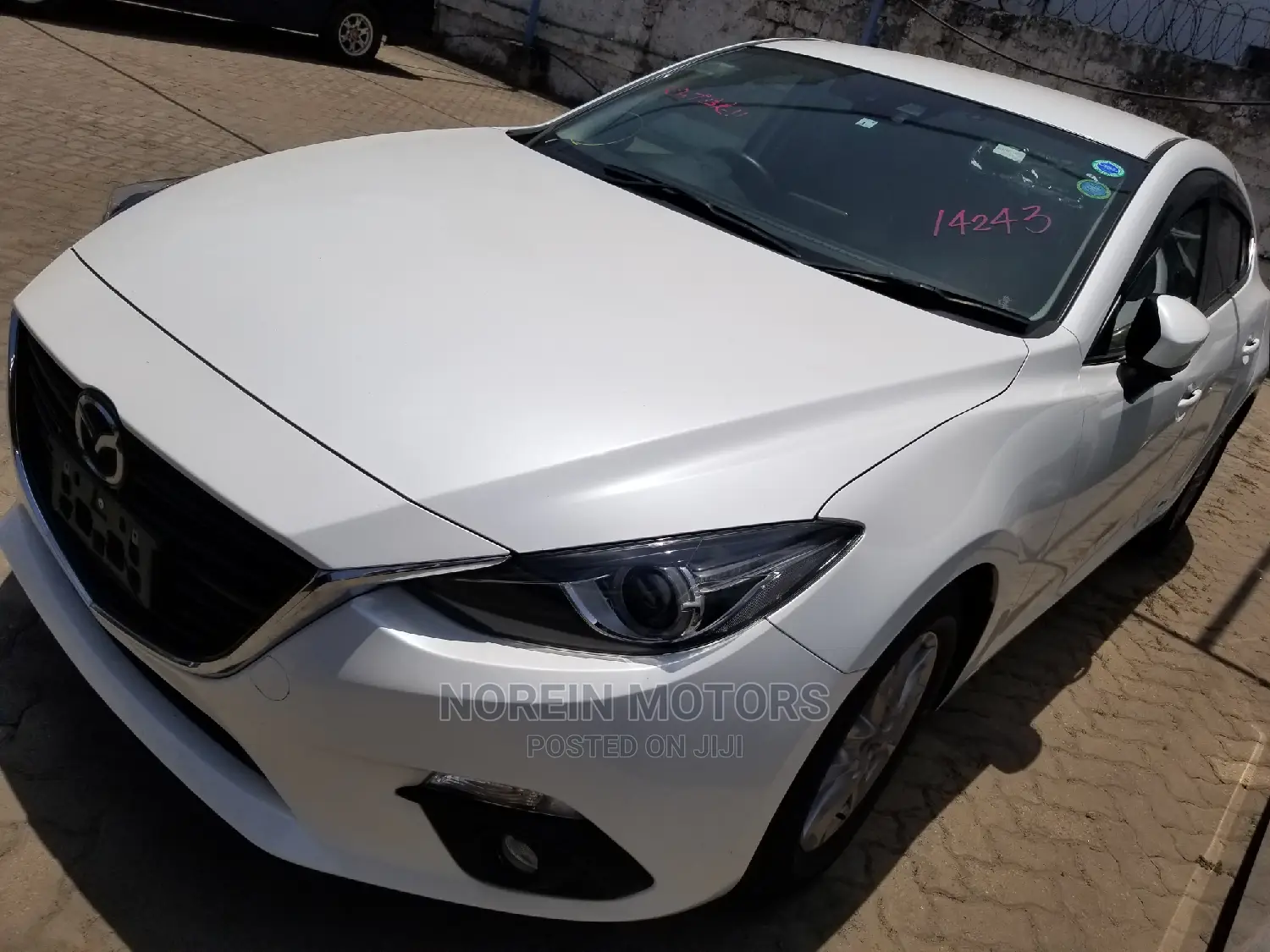 Mazda Axela 2015 White