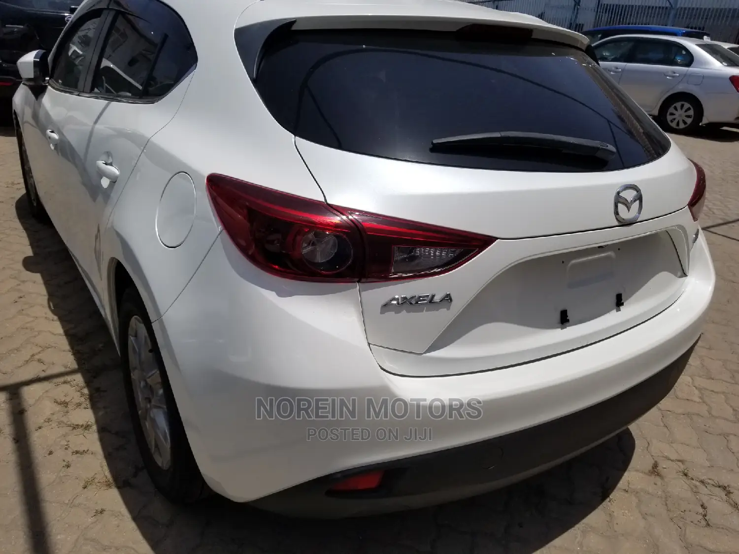 Mazda Axela 2015 White
