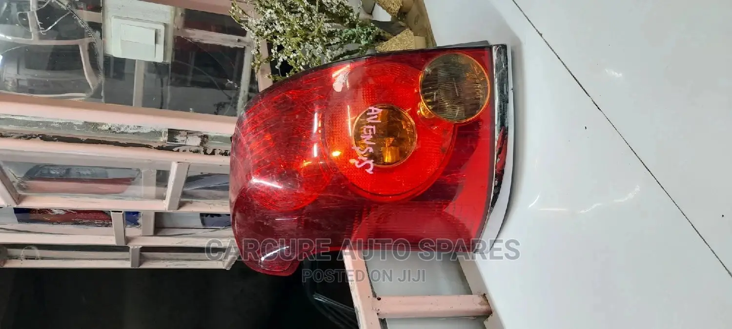Avensis Tail Lights
