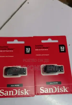 32GB Sandisk Flash Drive 2.0 Black