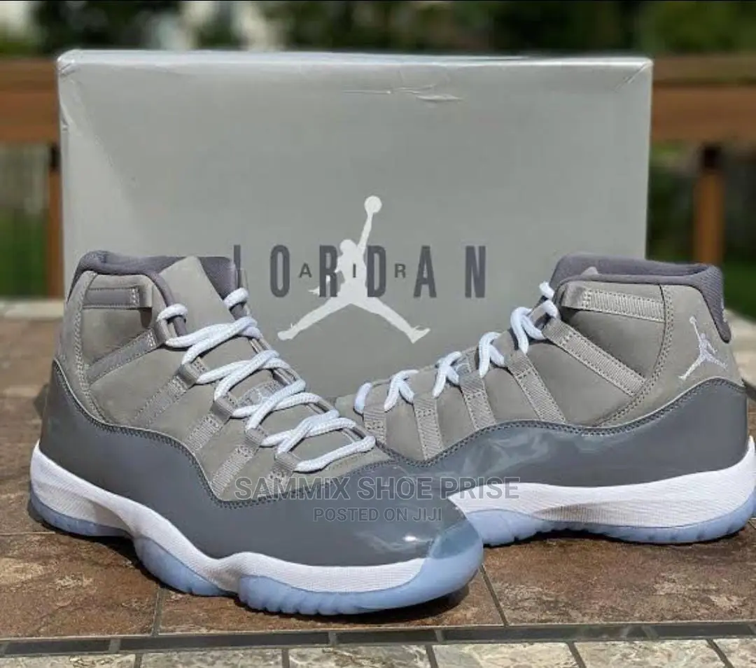 Jordan 4 Gray