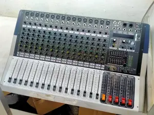 Martin Audio Powered Mixer