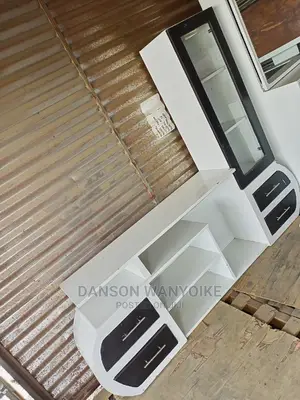 Tv Stand(Dan Furniture)