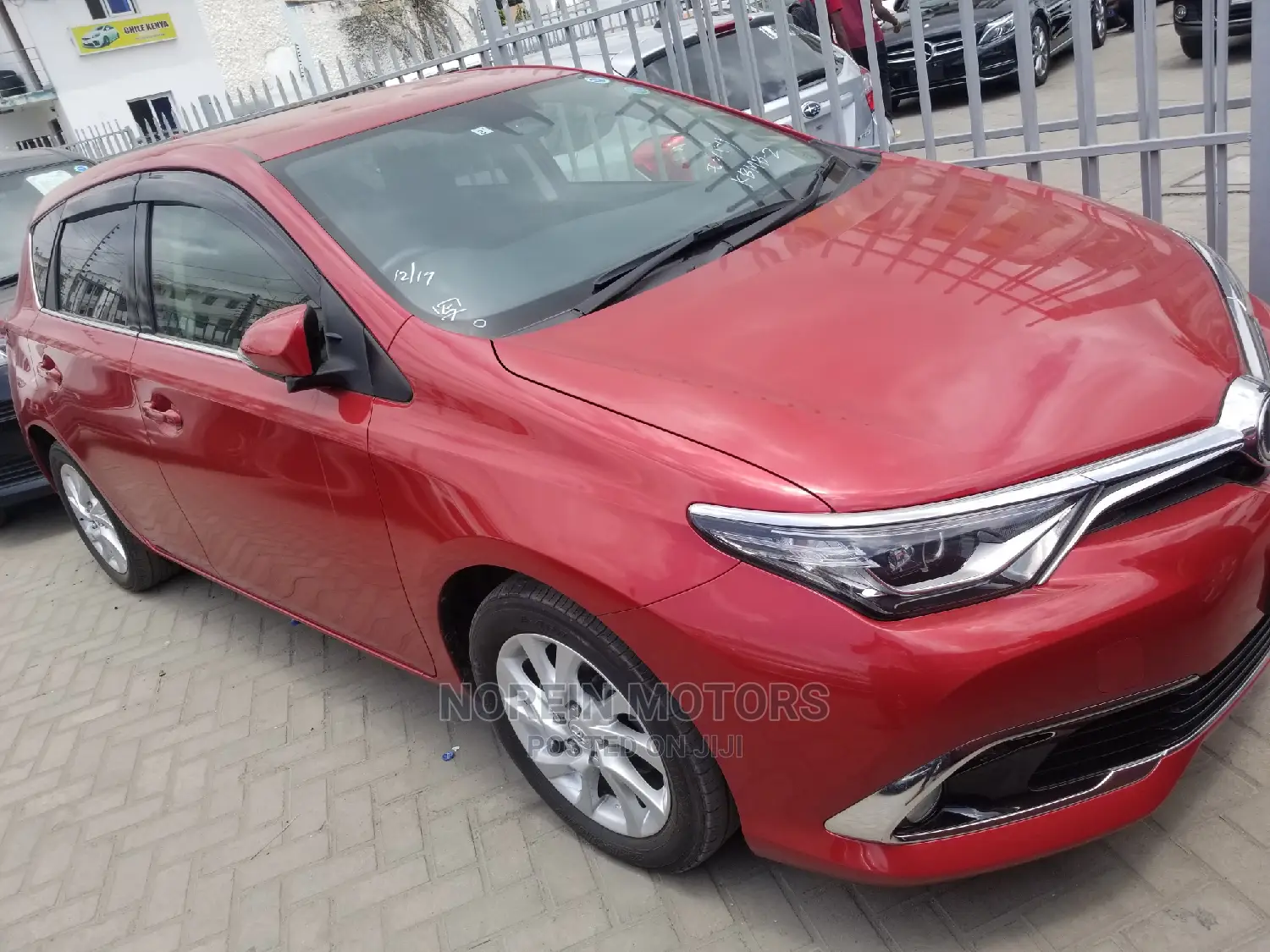 Toyota Auris 2015 Red