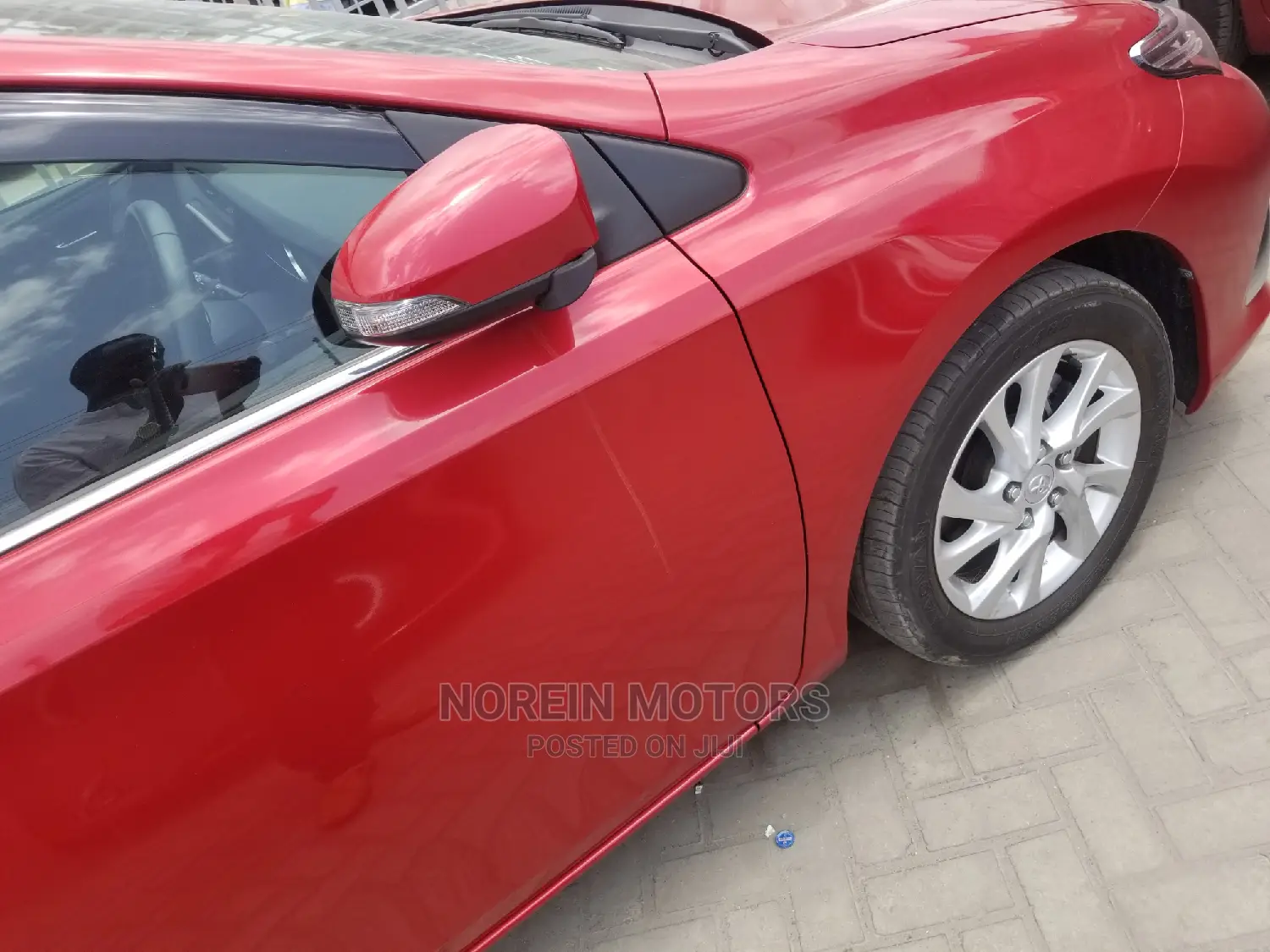 Toyota Auris 2015 Red