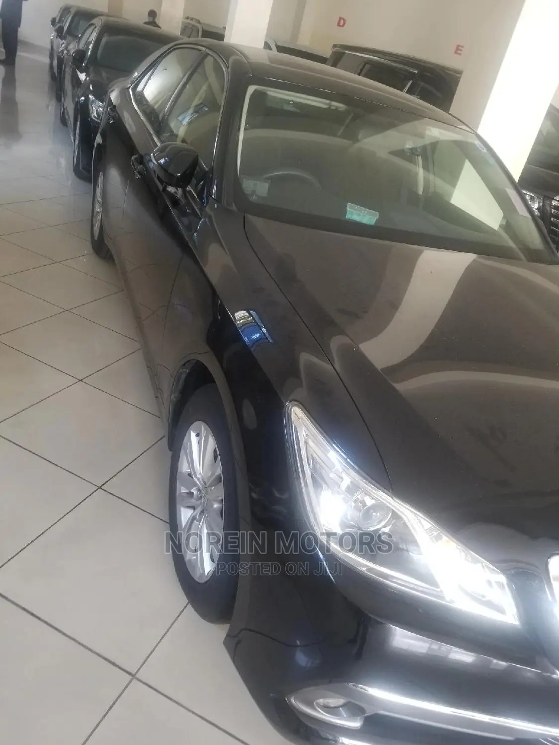Toyota Crown 2014 Orange