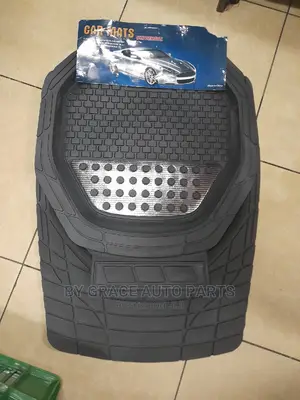 5 Seaters Universal Floor Mats.