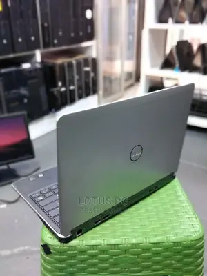 Laptop Dell Latitude E7240 4GB Intel Core I7 SSD 128GB