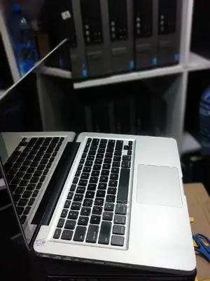 Laptop Apple MacBook Pro 2012 4GB Intel Core I5 HDD 500GB