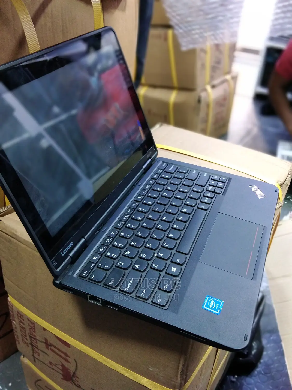 Laptop Lenovo ThinkPad Yoga 4GB Intel Celeron SSD 128GB