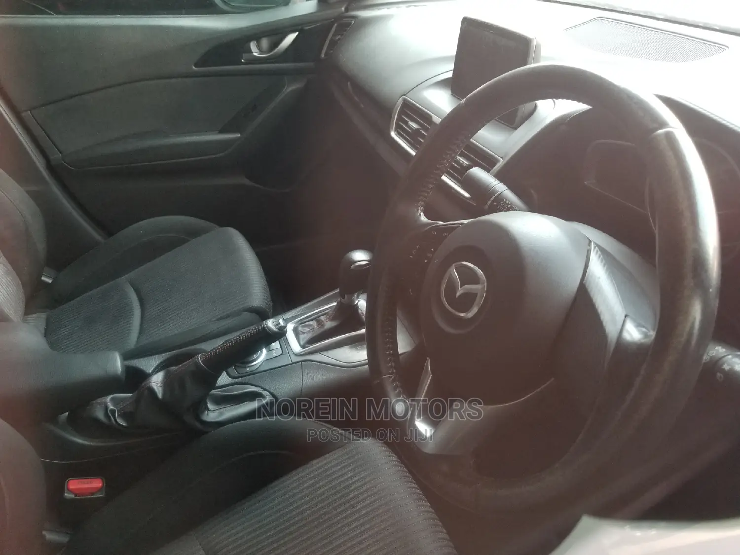 Mazda Axela 2015 Red