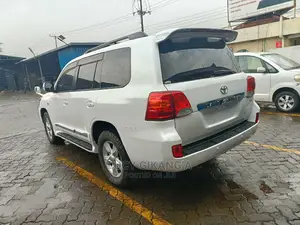 Vehicle Spray Painting