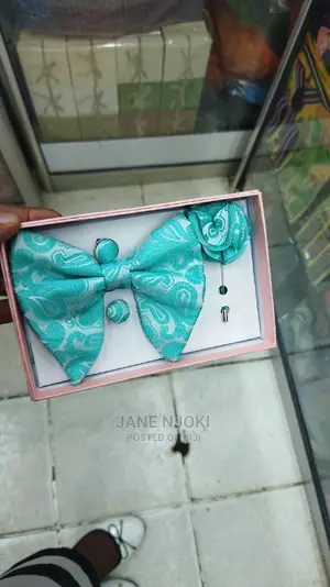 Mintgreen Bowtie