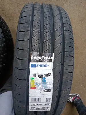215/55r17 Goodyear Tyre