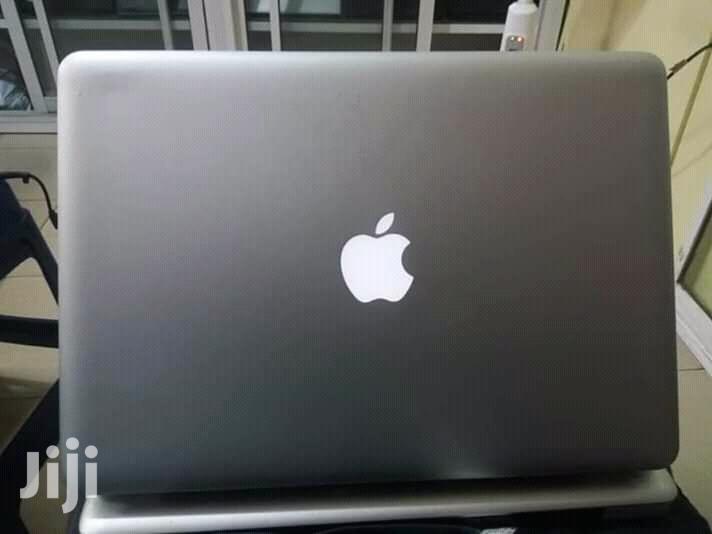 Laptop Apple MacBook Pro 4GB Intel Core i5 HDD 500GB
