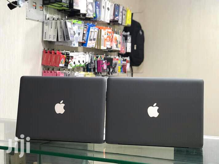 Laptop Apple MacBook Pro 4GB Intel Core i5 HDD 500GB