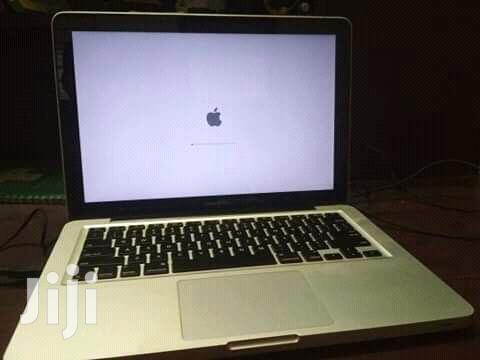 Laptop Apple MacBook Pro 4GB Intel Core i5 HDD 500GB