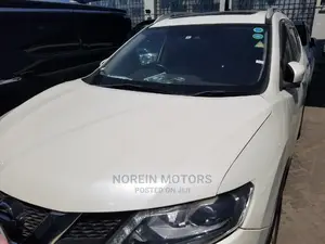 Nissan X-Trail 2015 White