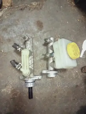 Brake Master Cylinder Toyota Voxy and Nissan Sahara