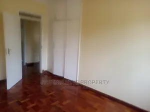 5bdrm Townhouse/Terrace in Mutero, Hardy for Rent