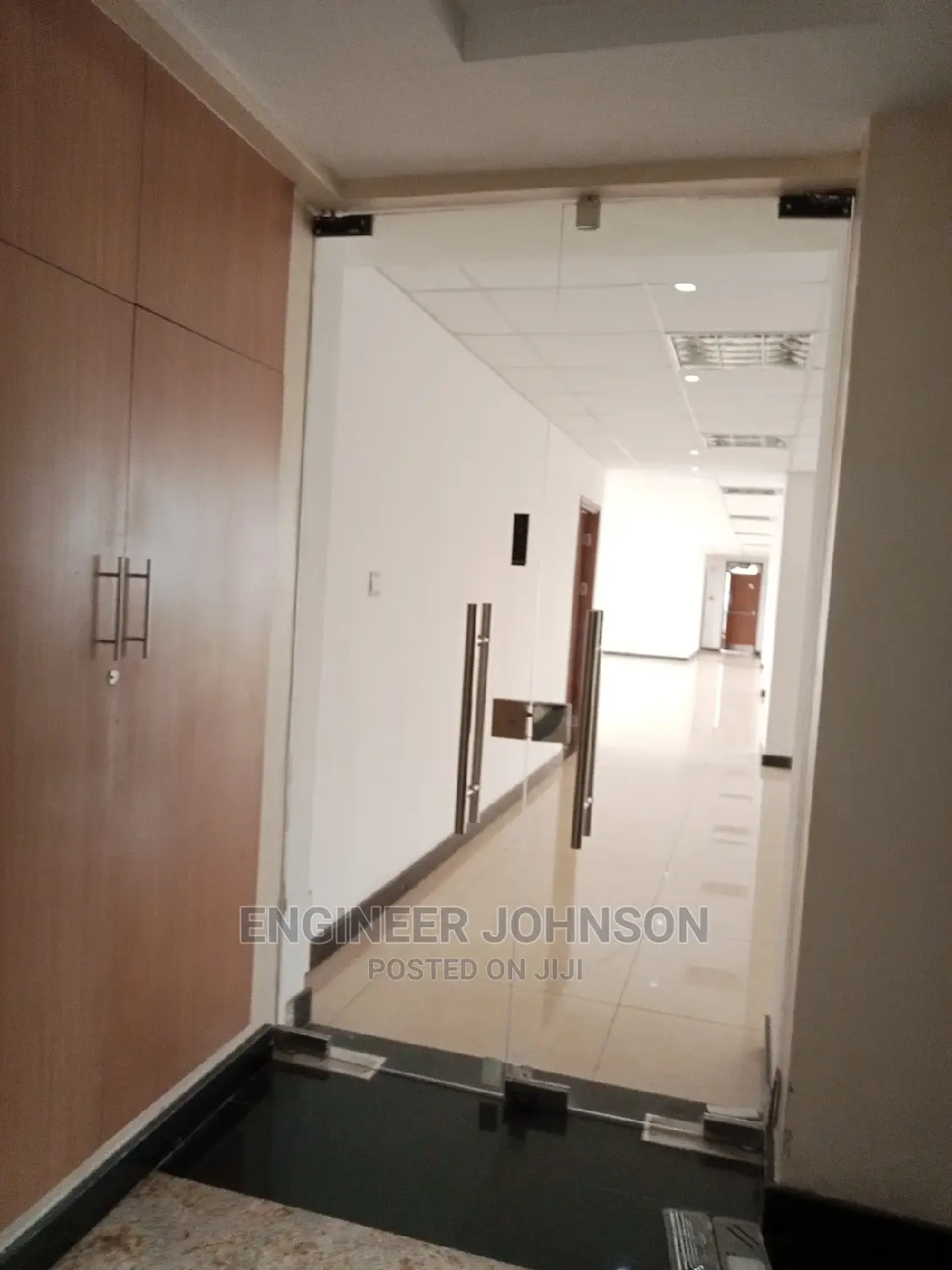 Frameless Glass Door