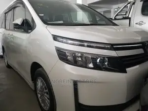 Toyota Voxy 2014 SV Premium White