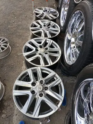 20 Inch V8 Rims Silver Set