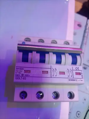 32A 4pole DC Breakers