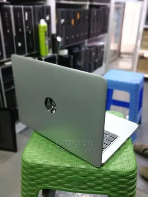 Laptop HP EliteBook 820 G3 4GB Intel Core I5 SSD 500GB