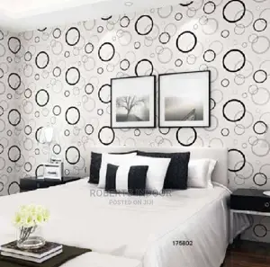 Elegant White and Black Wallpaper