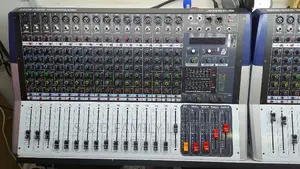 Yamaha KV160 Powered Mixer