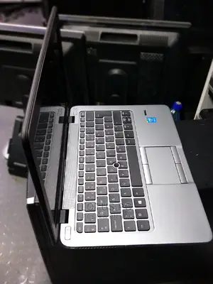 Laptop HP EliteBook 820 G3 4GB Intel Core I5 SSD 500GB