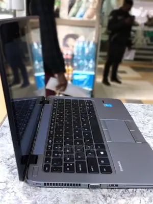 Laptop HP EliteBook 820 G2 4GB Intel Core I7 HDD 500GB