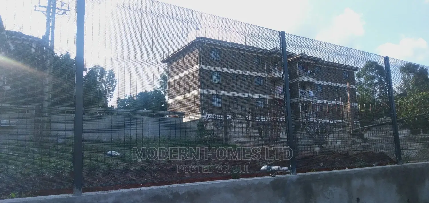 2.4m Height Modern Mesh Fence
