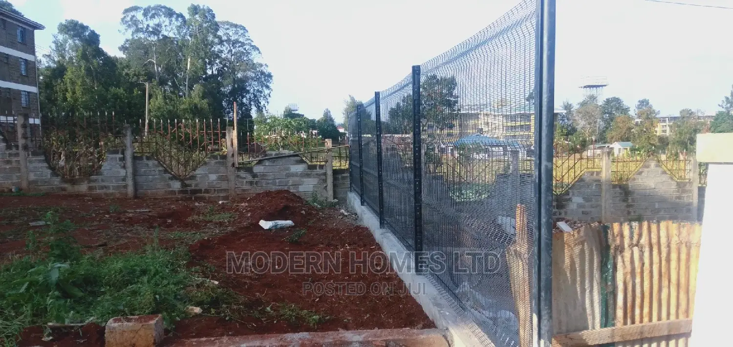 2.4m Height Modern Mesh Fence