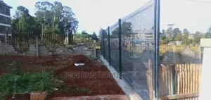 2.4m Height Modern Mesh Fence