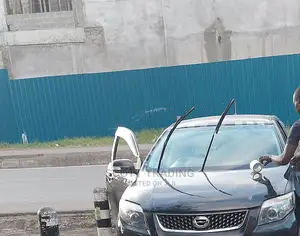 Toyota Fielder 2010 Front Windscreen