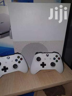 Xbox One S 1tb 1 Month Only Used