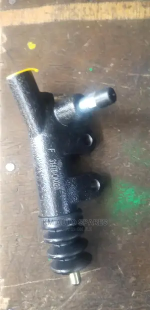 Clutch Slave Cylinder for Toyota Hilux Vigo.