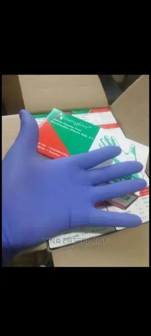 Nitrile Powderless Examination Gloves
