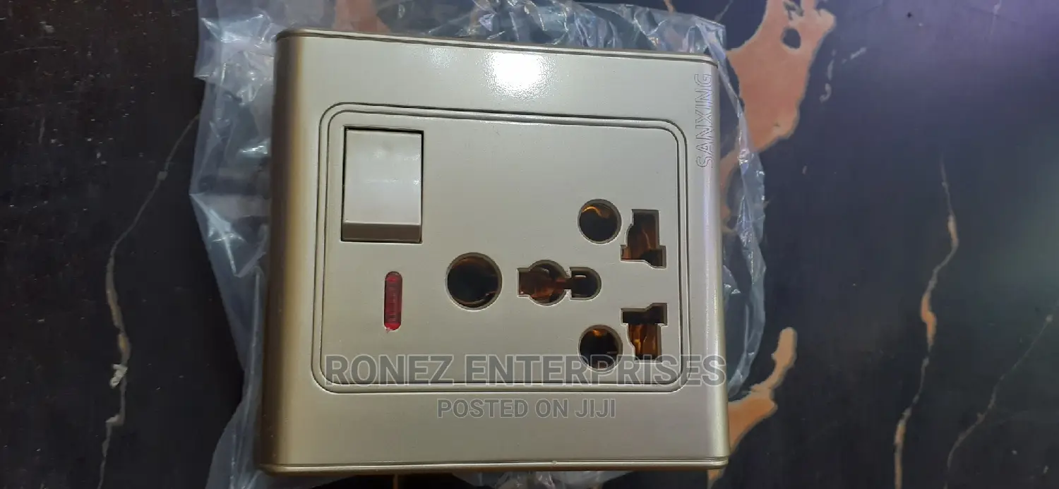 Universal Single Socket
