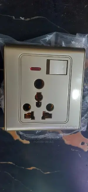 Universal Single Socket