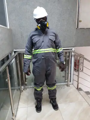 Safety Wear-Reflective Overalls Available
