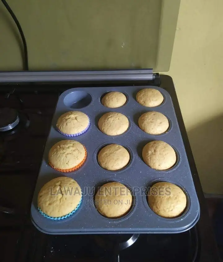 12 Hole Cupcake Muffin Baking Tray
