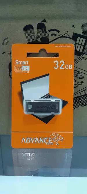 32GB Advance Metallic USB 2.0 Flash Drive.