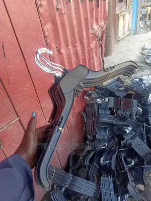 Top Black Hangers