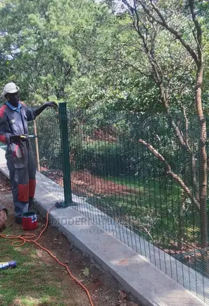 1.2m Height Wall-Top Anti-Climb Mesh