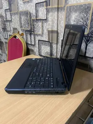 Laptop Toshiba Satellite C55 4GB Intel Celeron 320GB